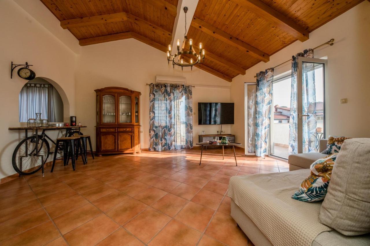 Nikolina Rab Apartments Rab Town Bagian luar foto