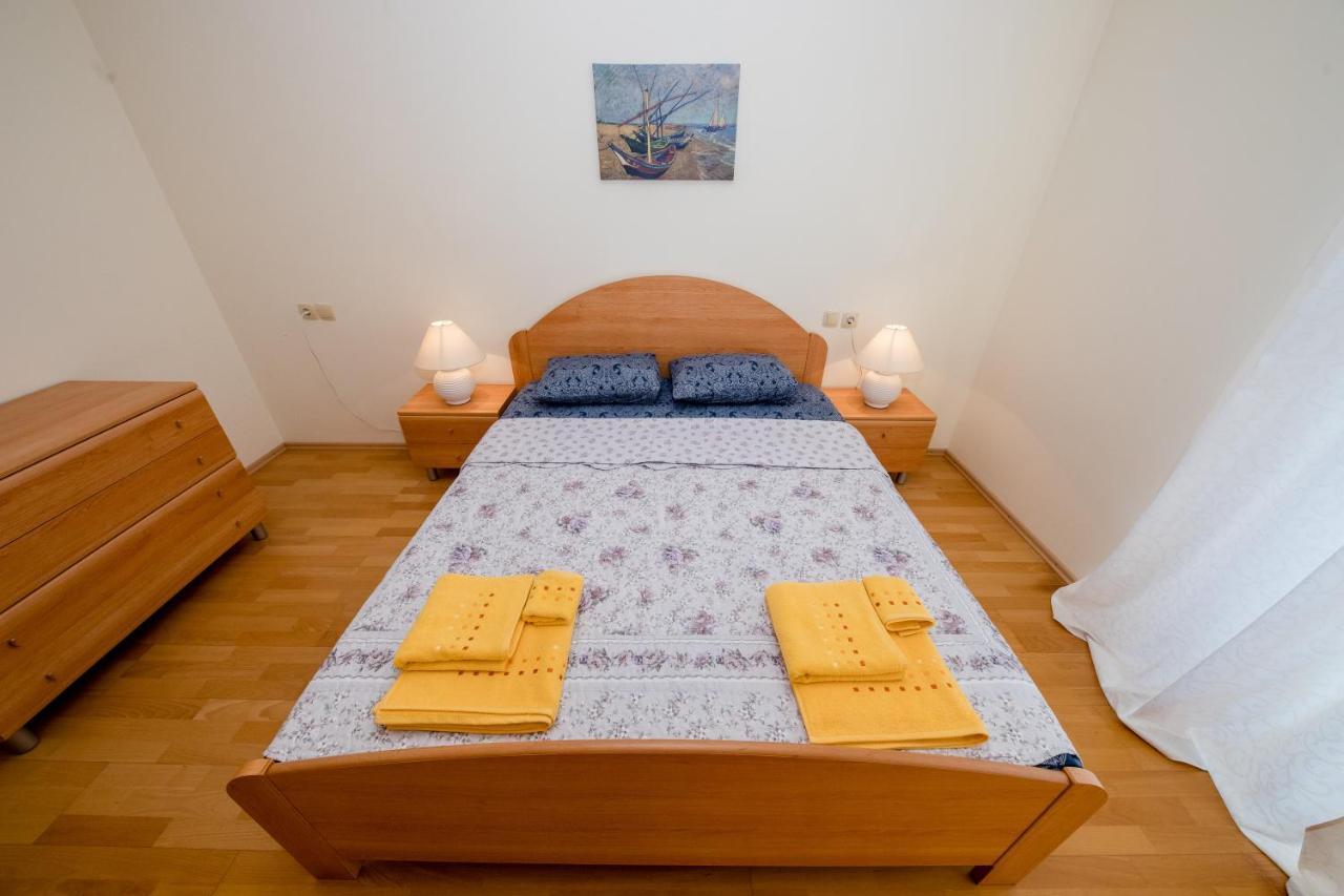 Nikolina Rab Apartments Rab Town Bagian luar foto